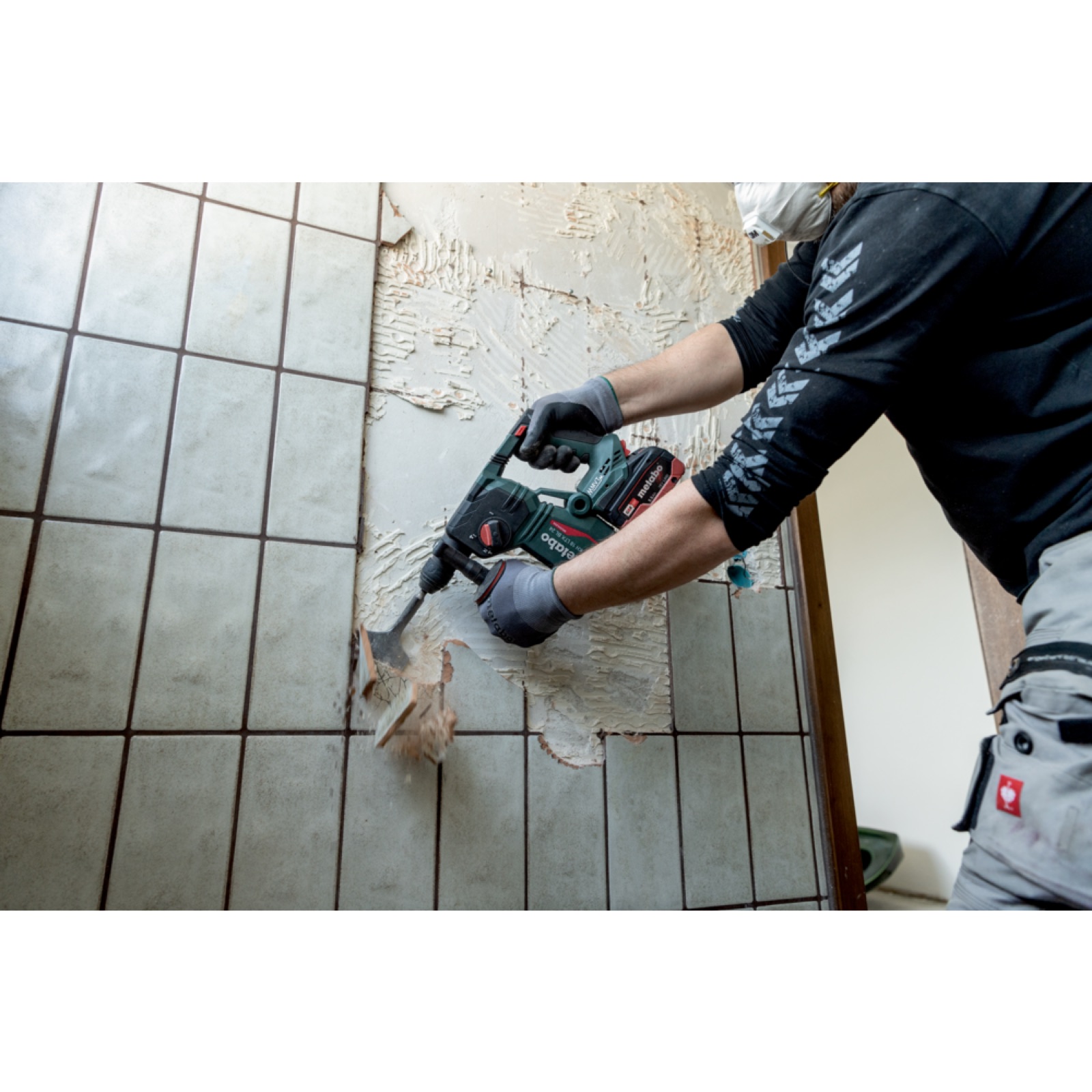 Perçage dans du carrelage au Metabo KH 18 LTX BL 24